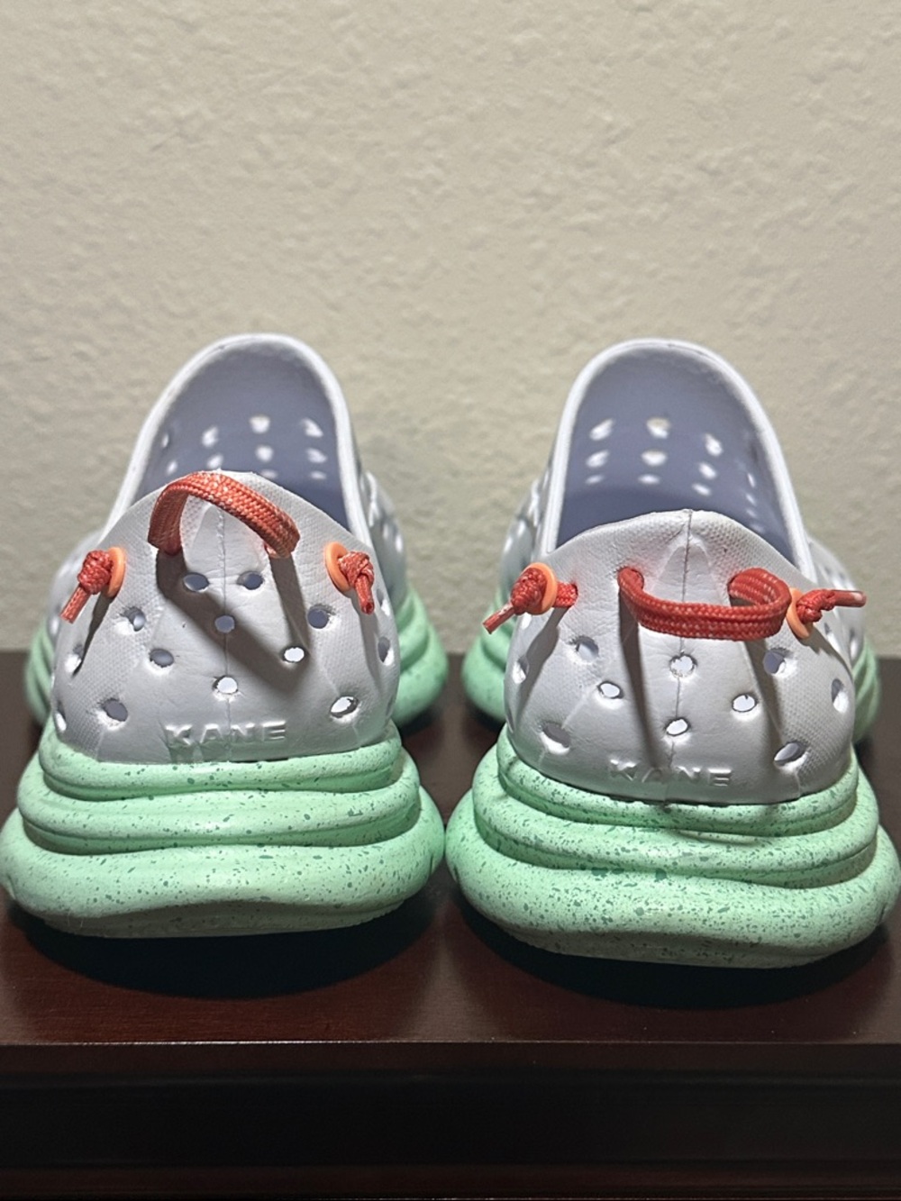KANE Revive Shoes - White Spring Speckle, Size 10W or 8M - Picture 3 of 6